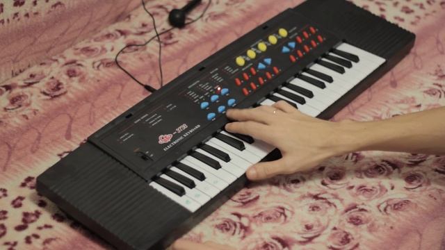 Детский синтезатор SK-3738 с микрофоном смотреть онлайн