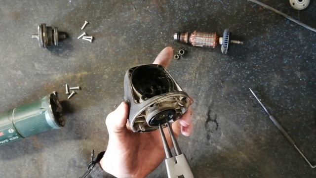 Anglegrinder Ground Itself - Bosch PWS620 Teardown