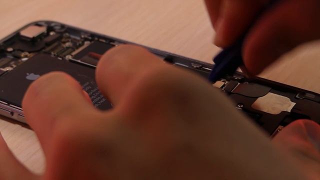 Меняю батарею iPhone 6 своими руками | Аккум с Aliexpress смотреть онлайн