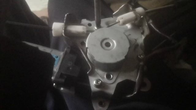 Замена переднего левого мотора стеклоподъемника Nissan Almera Classic III (B10) смотреть онлайн