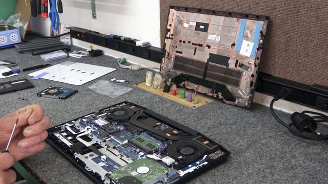 How to replace bad HDD in HP Pavilion Gaming Laptop with a new M.2 SSD смотреть онлайн