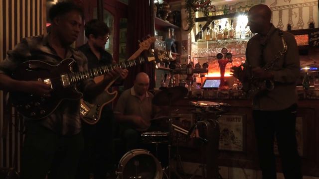 GHETTO FUNK (Sulaiman Hakim), by Sulaiman Hakim & Kisasa At Le Petit Balcon, Paris 9/ - January 202 смотреть онлайн