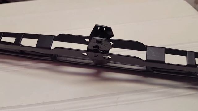 Wiper blade replacement Mercedes Benz C280 how to W202 1993 through 2000 single blade смотреть онлайн
