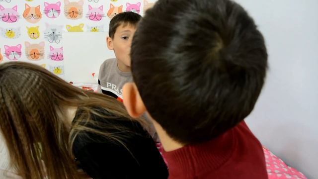 КОГО ВЫБЕРЕТ Диана ? МАЛЯВКА открыла секрет ! смотреть онлайн