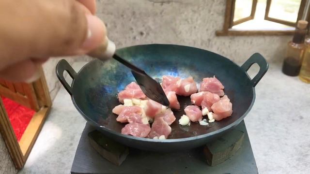 Miniature Simple One Pan Pork And Cucumber Carrot Stir-Fry Recipe | ASMR Mini Food смотреть онлайн