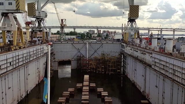 заполнение дока водой смотреть онлайн