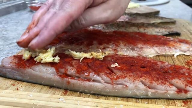 Маринованная Скумбрия на закуску! Просто тает! Шикарное подойдет для праздничного стола! смотреть онлайн