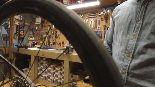 UNBOXING 003 // 2017 Devinci Hatchet Carbon Ultegra // Gravel/Open Road смотреть онлайн