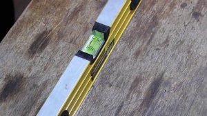 Как отрегулировать строительный уровень