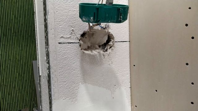 Установка подрозетника по бетону смотреть онлайн