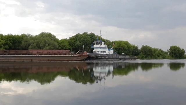 Баржа идущая по воде, словно по зеркалу! ?⚓ смотреть онлайн