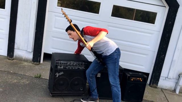 Bass Amp Comparison [Fender, Ampeg, Markbass] смотреть онлайн