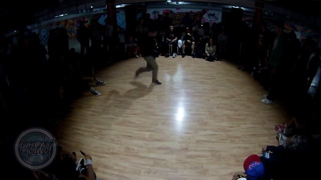 Парковка Стилей 5 | 1x1 | 1/8 | bboy Сикош VS bboy Felix смотреть онлайн