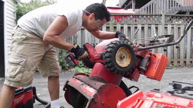 Should you buy the Milwaukee M18 Hackzall? *REVIEW after 5 years* +Torture Test, Hackzall vs Sawzal смотреть онлайн