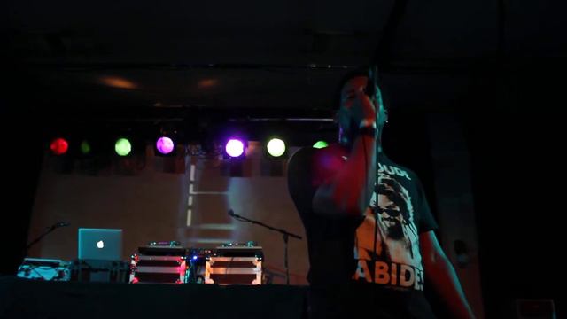 Open Mike Eagle - I Rock & Nightmares (Live) смотреть онлайн