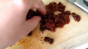 Салат с вялеными помидорами