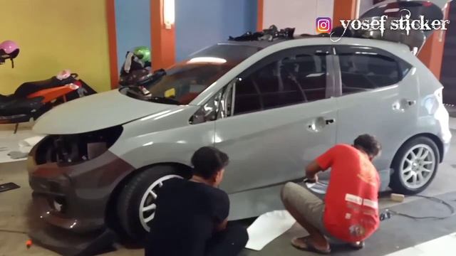 BRIO FULL WRAPPING GREY GLOSSY ORACAL 651/YOSEF STICKER/SURABAYA CUTTING STICKER/STICKER MOBIL смотреть онлайн