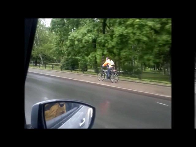 Комета едет под дождём смотреть онлайн