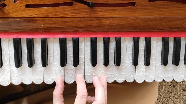 Harmonium Tutorial - Mahamantra sweet, high melody (CHORDS ONLY) смотреть онлайн