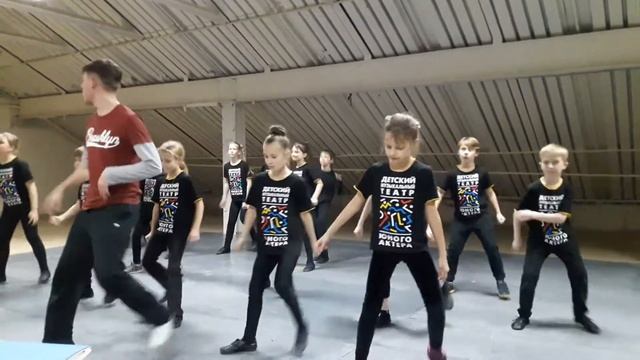 Танец сюжет 1, ДМТЮА 7 группа, открытый урок 19.12.17 смотреть онлайн