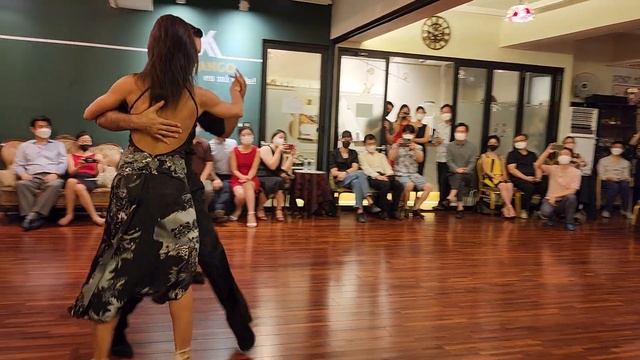 Libertango - Piazzolla - Pelin&Miguel Calvo (Pebeta Milonga) смотреть онлайн