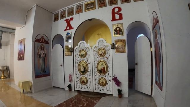 Дорогие братья и сестры! Божественная служба в храме Святой Троицы смотреть онлайн