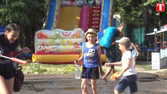 ВОДНЫЕ БОИ В ПАРКЕ смотреть онлайн