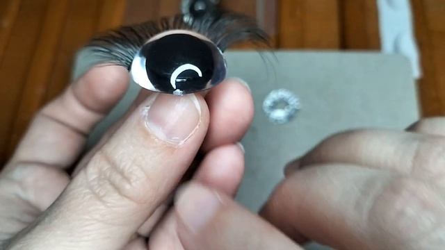 МК БОЛЬШАЯ ЗАЙКА КРЮЧКОМ ИЗ ПЛЮШЕВОЙ ПРЯЖИ/ 9 часть - "КАК ПРИКЛЕИТЬ РЕСНИЧКИ К ГЛАЗКАМ (полусферам смотреть онлайн