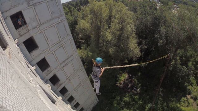 Прыжки с 9ти этажки ж м Тополь видео №11 смотреть онлайн