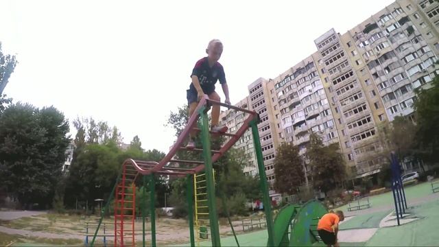 Паркур на площадке смотреть онлайн