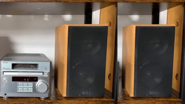 Sony RB5 Mini Hifi System Sound Test (Part 2) смотреть онлайн