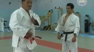 Ясухиро Ямасита показывает приемы чидаоба, адаптированные в дзюдо.