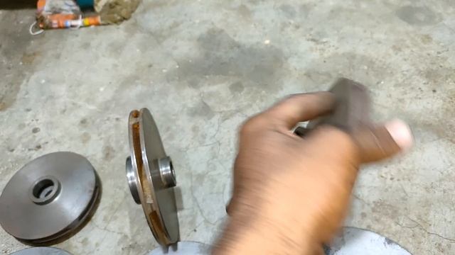 V7 openwell pandubbi Submesible motor Head and water discharge in per minute смотреть онлайн