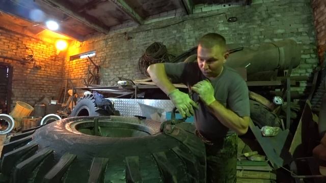 ОБДИРКА ОДНОПУЧКОВОЙ ПОКРЫШКИ КЯФ - 24 вл. САМОДЕЛЬНЫЕ ШИНЫ НИЗКОГО ДАВЛЕНИЯ. Часть вторая. смотреть онлайн