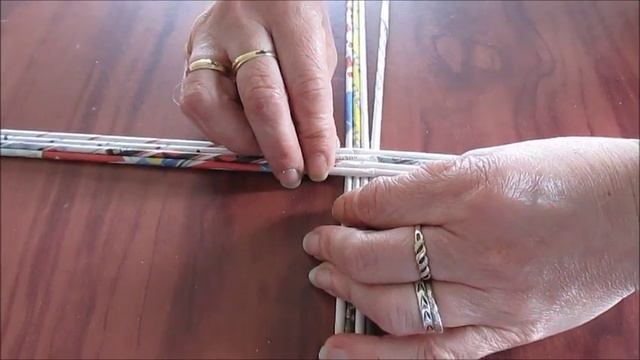 Клуб "Юшкозерские ремесла". Мастер-класс по плетению из газетных трубочек. Часть 1. смотреть онлайн