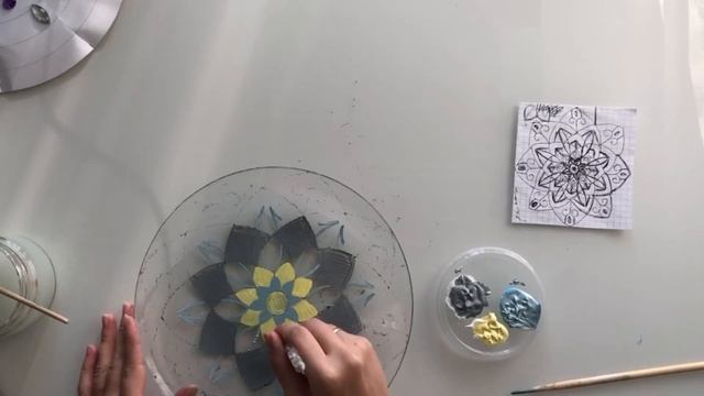 МК по росписи тарелки акриловыми красками смотреть онлайн