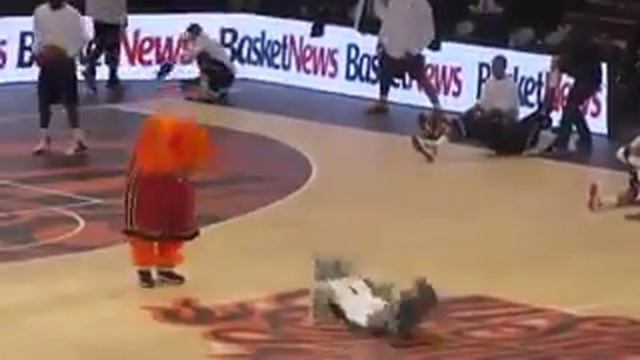 Завели толпу! смотреть онлайн