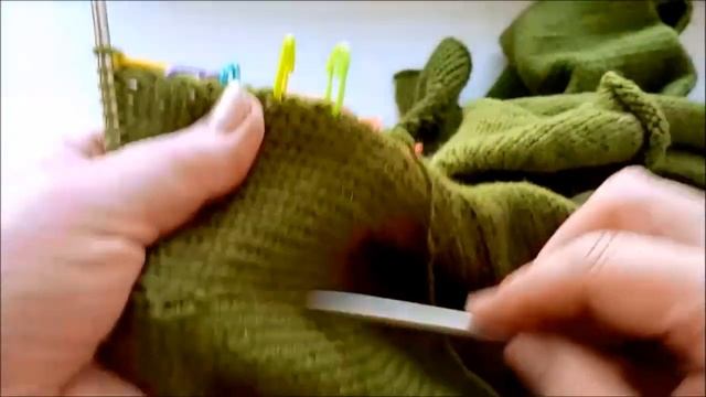 Кардиган связан спицами /МК (показываю, как делаю убавки ,формитую горловину) /Часть 4 смотреть онлайн