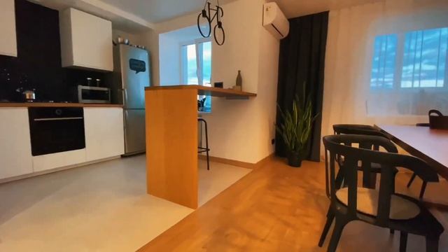 Обзор квартиры, с дизайнерским ремонтом в современном стиле. Красивый интерьер смотреть онлайн