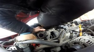 Снятие и чистка дроссельной заслонки Skoda Fabia