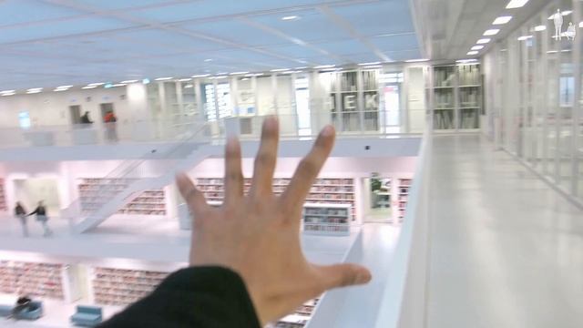 STUTTGART HAS THE MOST PHOTOGENIC LIBRARY
