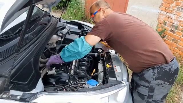 Уход за моторный отсеком Hyundai CRETA смотреть онлайн