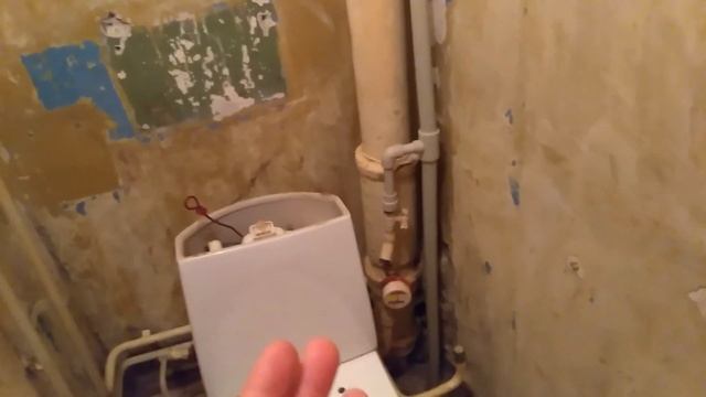 Купили квартиру делаем ремонт в санузле - замена водопроводной трубы и чугунной канализации смотреть онлайн