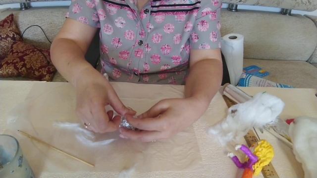 Ватная игрушка Девочка на самодельной лошадке. Мастер класс. Часть 1. смотреть онлайн