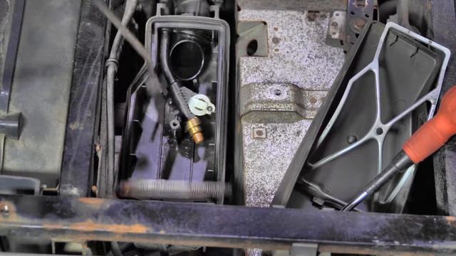 【ジャイロUP】エアーエレメント(フィルター)交換作業