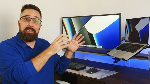 MacBook Pro Desk Setup! Simple, Clean, Inexpensive смотреть онлайн