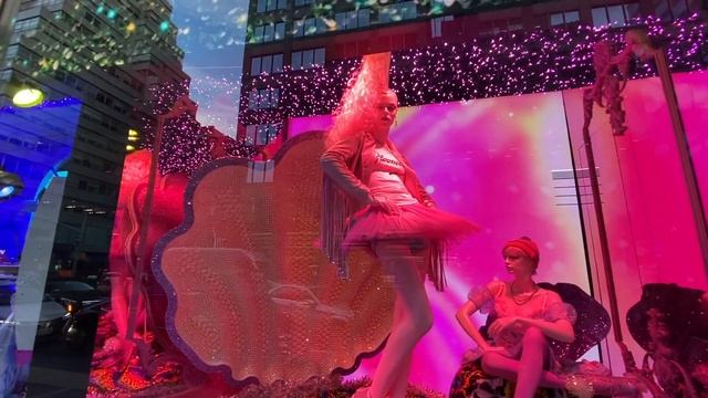 NYC Bloomingdale's Christmas Windows in 2021 Flagship Store in New York City смотреть онлайн
