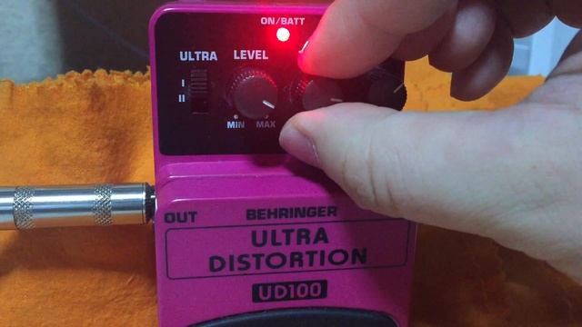 Behringer UD100 Ultra Distortion Bass Demo Vol.2 смотреть онлайн