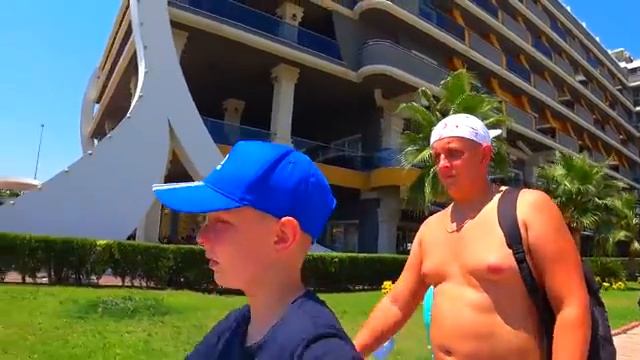 ВЛОГ. РУМ ТУР по ОТЕЛЮ. Подарки для ПОДПИСЧИКОВ. День Брос Шоу смотреть онлайн