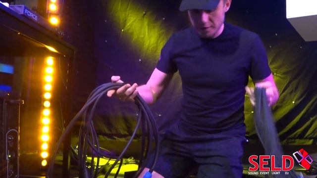 Силовое подключение светового сетапа для мобильного диджея. POWERCON. SELD смотреть онлайн